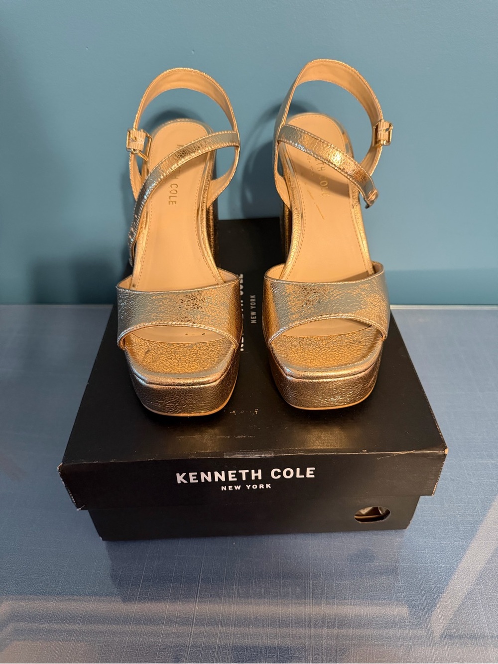 Kenneth Cole Gold Platform Strappy Sandals Size 7.5
